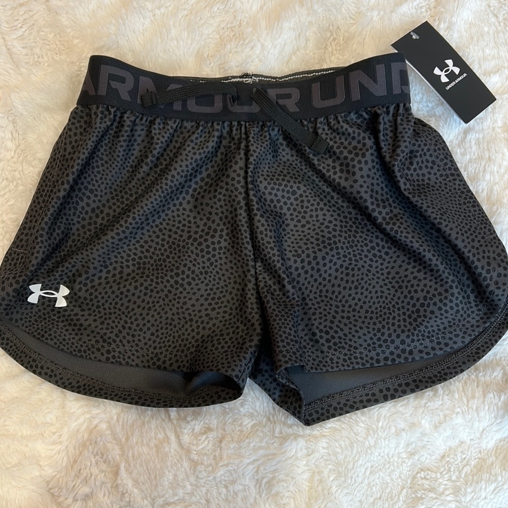 Selling because I tried them on and they were to small because they were youth